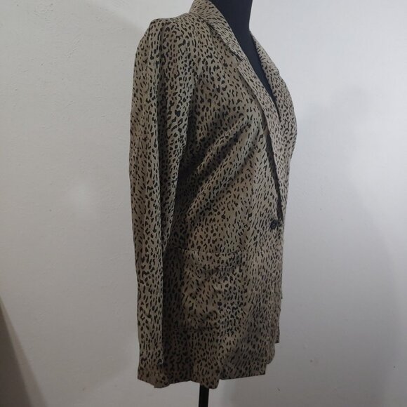 Bobi Los Angeles Women's Leopard Blazer - Picture 5 of 9